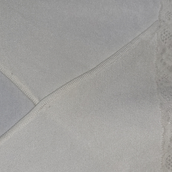 🍂3/$10 Heirloom Collectibles VTG Cream Lace-Waist, 3/4 Sleeve Cross-Over Blouse - Picture 3 of 16